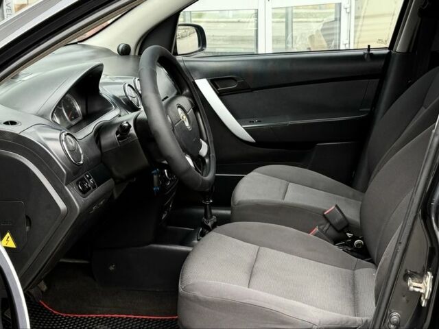 Черный Шевроле Авео, объемом двигателя 1.5 л и пробегом 220 тыс. км за 3800 $, фото 15 на Automoto.ua