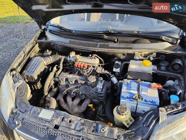 Чорний Шевроле Авео, об'ємом двигуна 1.5 л та пробігом 370 тис. км за 2900 $, фото 6 на Automoto.ua
