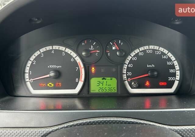 Черный Шевроле Авео, объемом двигателя 1.5 л и пробегом 265 тыс. км за 4000 $, фото 8 на Automoto.ua