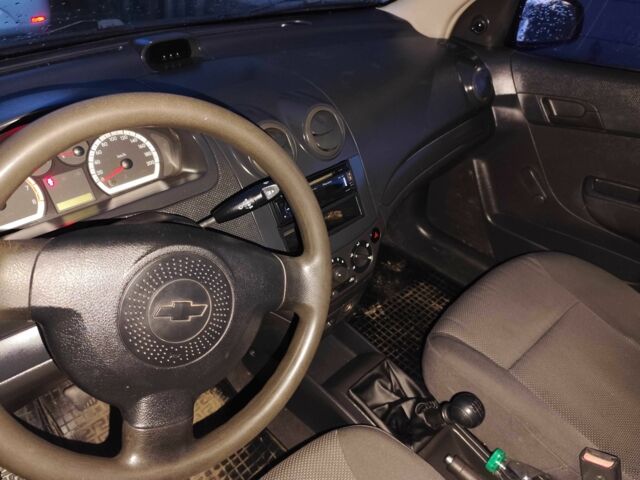 Черный Шевроле Авео, объемом двигателя 1.5 л и пробегом 370 тыс. км за 2800 $, фото 2 на Automoto.ua