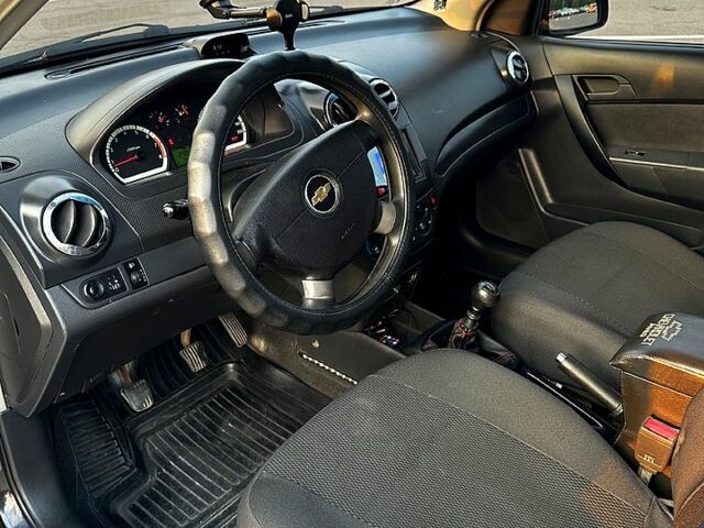 Черный Шевроле Авео, объемом двигателя 1.5 л и пробегом 160 тыс. км за 3900 $, фото 8 на Automoto.ua