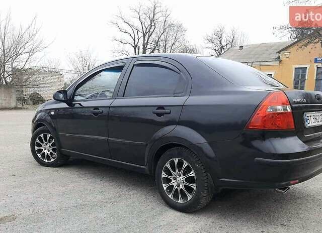 Черный Шевроле Авео, объемом двигателя 1.5 л и пробегом 159 тыс. км за 3750 $, фото 3 на Automoto.ua