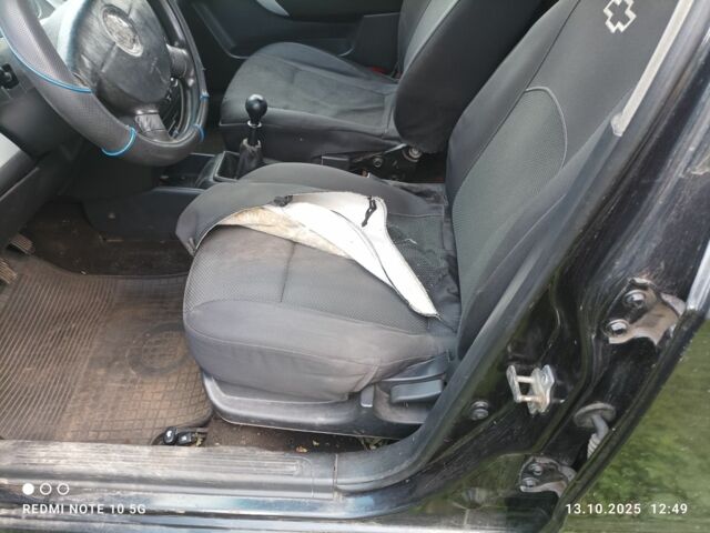 Черный Шевроле Авео, объемом двигателя 1.5 л и пробегом 270 тыс. км за 1500 $, фото 4 на Automoto.ua