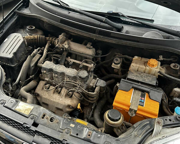 Черный Шевроле Авео, объемом двигателя 1.5 л и пробегом 145 тыс. км за 4200 $, фото 21 на Automoto.ua