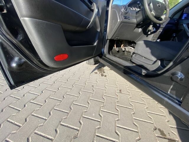 Черный Шевроле Авео, объемом двигателя 1.5 л и пробегом 200 тыс. км за 2500 $, фото 17 на Automoto.ua