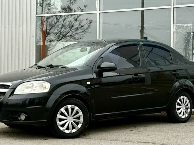 Черный Шевроле Авео, объемом двигателя 1.5 л и пробегом 220 тыс. км за 3800 $, фото 1 на Automoto.ua