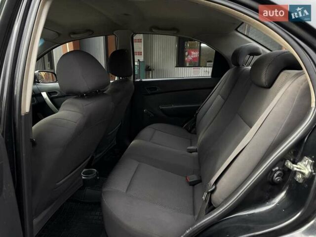 Черный Шевроле Авео, объемом двигателя 1.5 л и пробегом 173 тыс. км за 3300 $, фото 6 на Automoto.ua