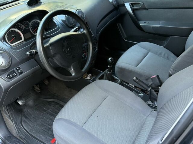 Черный Шевроле Авео, объемом двигателя 1.5 л и пробегом 300 тыс. км за 3450 $, фото 11 на Automoto.ua