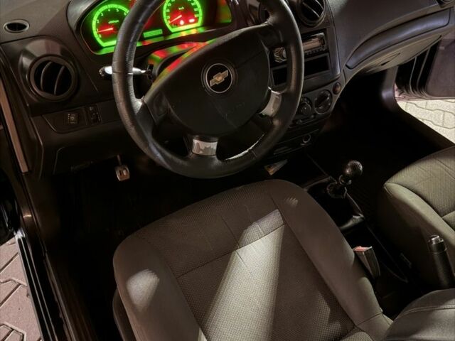 Черный Шевроле Авео, объемом двигателя 1.5 л и пробегом 199 тыс. км за 2350 $, фото 6 на Automoto.ua