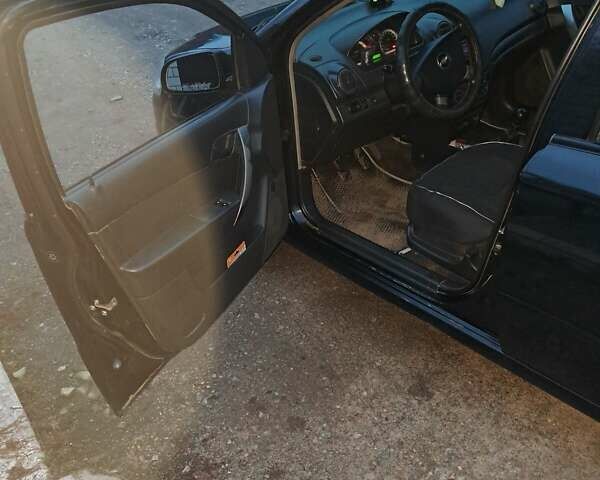 Черный Шевроле Авео, объемом двигателя 1.5 л и пробегом 272 тыс. км за 3700 $, фото 4 на Automoto.ua