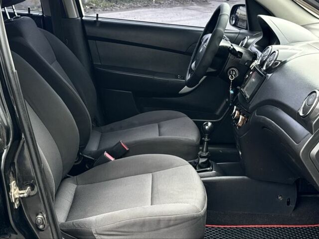 Черный Шевроле Авео, объемом двигателя 1.5 л и пробегом 220 тыс. км за 3800 $, фото 17 на Automoto.ua