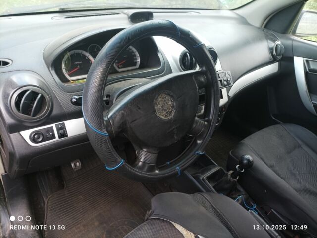 Черный Шевроле Авео, объемом двигателя 1.5 л и пробегом 270 тыс. км за 1500 $, фото 5 на Automoto.ua