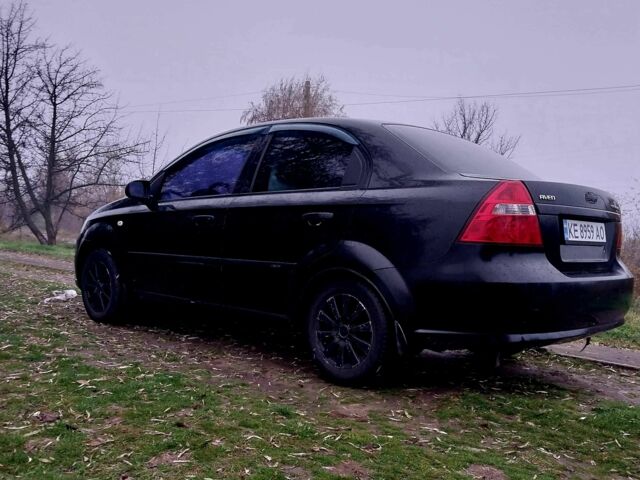 Черный Шевроле Авео, объемом двигателя 1.5 л и пробегом 218 тыс. км за 4000 $, фото 3 на Automoto.ua