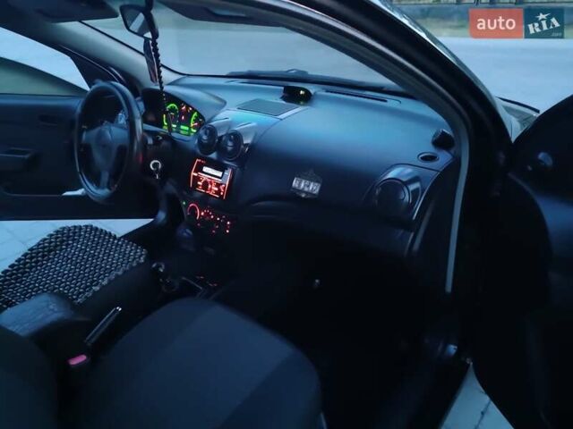 Черный Шевроле Авео, объемом двигателя 1.5 л и пробегом 254 тыс. км за 4200 $, фото 13 на Automoto.ua