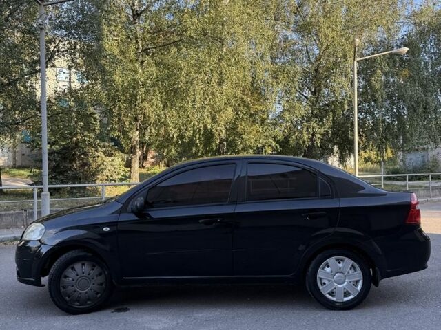 Черный Шевроле Авео, объемом двигателя 1.5 л и пробегом 300 тыс. км за 3450 $, фото 3 на Automoto.ua