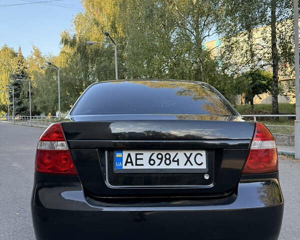 Черный Шевроле Авео, объемом двигателя 1.5 л и пробегом 300 тыс. км за 3700 $, фото 6 на Automoto.ua
