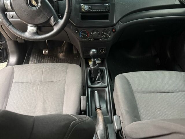 Черный Шевроле Авео, объемом двигателя 1.5 л и пробегом 333 тыс. км за 486 $, фото 5 на Automoto.ua