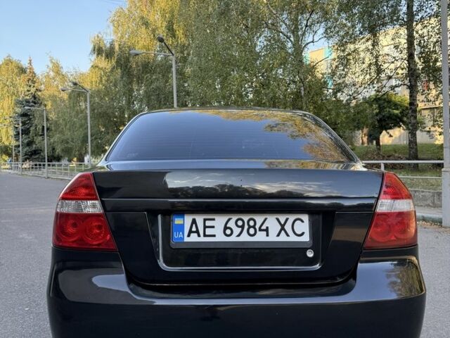 Черный Шевроле Авео, объемом двигателя 1.5 л и пробегом 300 тыс. км за 3450 $, фото 5 на Automoto.ua