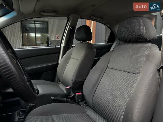 Черный Шевроле Авео, объемом двигателя 1.5 л и пробегом 173 тыс. км за 3300 $, фото 5 на Automoto.ua