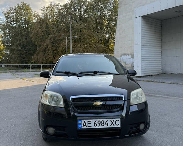 Черный Шевроле Авео, объемом двигателя 1.5 л и пробегом 300 тыс. км за 3700 $, фото 2 на Automoto.ua