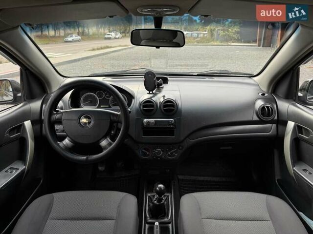 Черный Шевроле Авео, объемом двигателя 1.5 л и пробегом 173 тыс. км за 3300 $, фото 7 на Automoto.ua