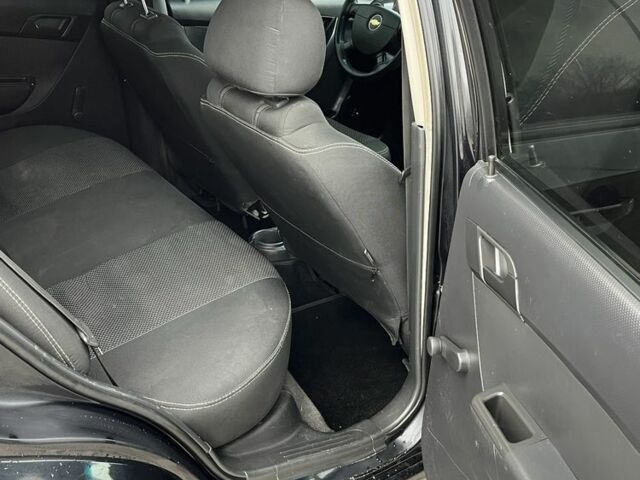 Черный Шевроле Авео, объемом двигателя 1.5 л и пробегом 290 тыс. км за 2999 $, фото 9 на Automoto.ua