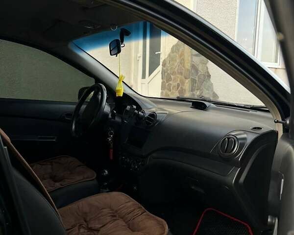 Черный Шевроле Авео, объемом двигателя 0 л и пробегом 207 тыс. км за 2500 $, фото 9 на Automoto.ua