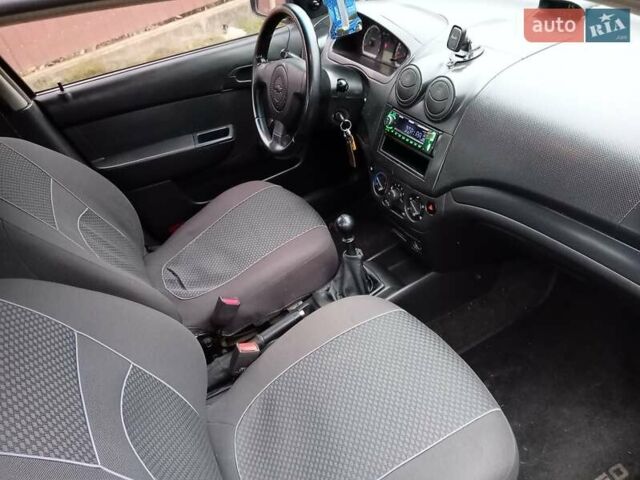 Черный Шевроле Авео, объемом двигателя 1.5 л и пробегом 300 тыс. км за 3000 $, фото 9 на Automoto.ua