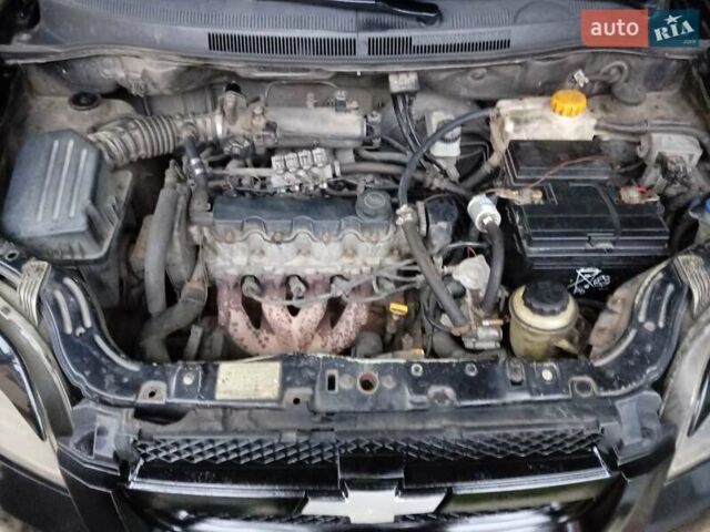 Черный Шевроле Авео, объемом двигателя 1.5 л и пробегом 300 тыс. км за 3000 $, фото 8 на Automoto.ua