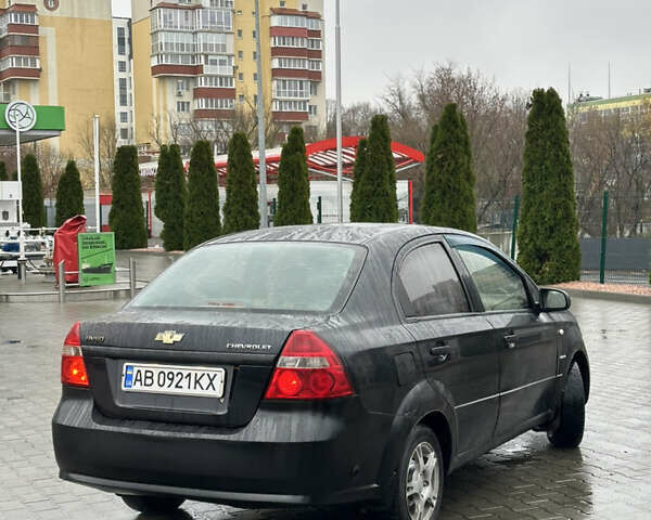 Черный Шевроле Авео, объемом двигателя 1.5 л и пробегом 300 тыс. км за 3400 $, фото 3 на Automoto.ua