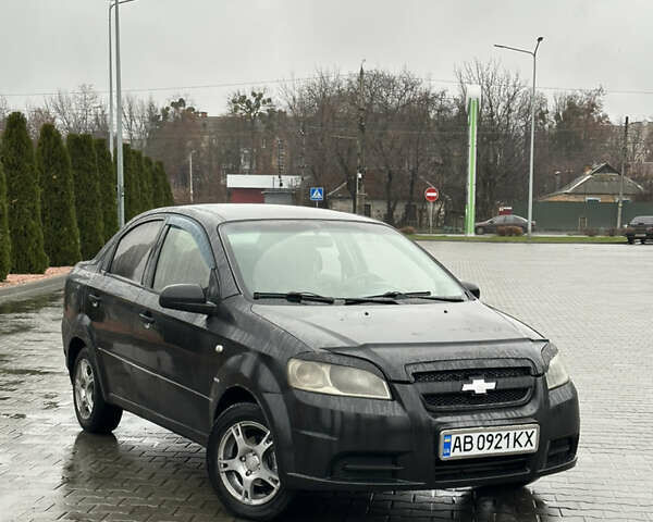 Черный Шевроле Авео, объемом двигателя 1.5 л и пробегом 300 тыс. км за 3400 $, фото 1 на Automoto.ua