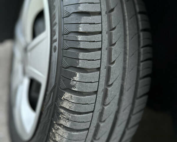 Черный Шевроле Авео, объемом двигателя 1.5 л и пробегом 140 тыс. км за 3999 $, фото 13 на Automoto.ua