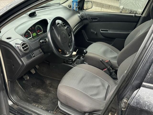 Черный Шевроле Авео, объемом двигателя 1.5 л и пробегом 300 тыс. км за 3100 $, фото 6 на Automoto.ua