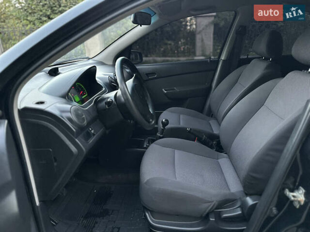 Черный Шевроле Авео, объемом двигателя 1.5 л и пробегом 140 тыс. км за 3999 $, фото 17 на Automoto.ua