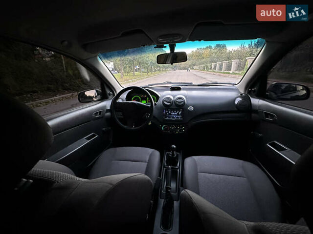 Черный Шевроле Авео, объемом двигателя 1.5 л и пробегом 140 тыс. км за 3999 $, фото 21 на Automoto.ua