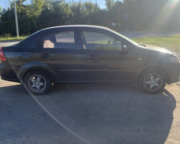 Черный Шевроле Авео, объемом двигателя 1.5 л и пробегом 310 тыс. км за 2700 $, фото 1 на Automoto.ua