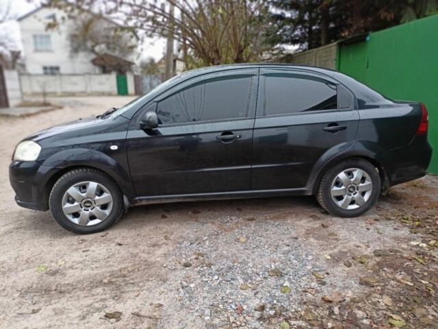 Черный Шевроле Авео, объемом двигателя 1.6 л и пробегом 200 тыс. км за 2800 $, фото 1 на Automoto.ua