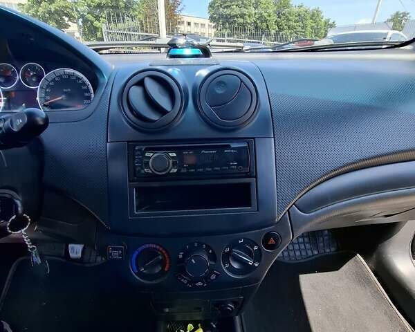 Черный Шевроле Авео, объемом двигателя 1.5 л и пробегом 240 тыс. км за 4400 $, фото 10 на Automoto.ua