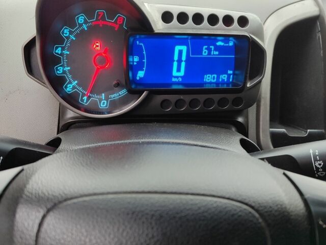 Черный Шевроле Авео, объемом двигателя 1.6 л и пробегом 180 тыс. км за 4700 $, фото 7 на Automoto.ua