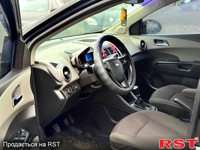 Черный Шевроле Авео, объемом двигателя 1.6 л и пробегом 191 тыс. км за 5800 $, фото 3 на Automoto.ua