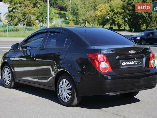 Черный Шевроле Авео, объемом двигателя 1.4 л и пробегом 155 тыс. км за 7000 $, фото 5 на Automoto.ua