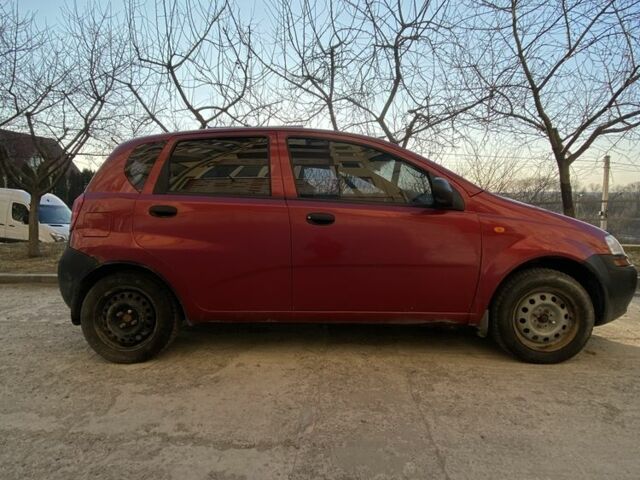 Красный Шевроле Авео, объемом двигателя 1.2 л и пробегом 180 тыс. км за 1450 $, фото 5 на Automoto.ua