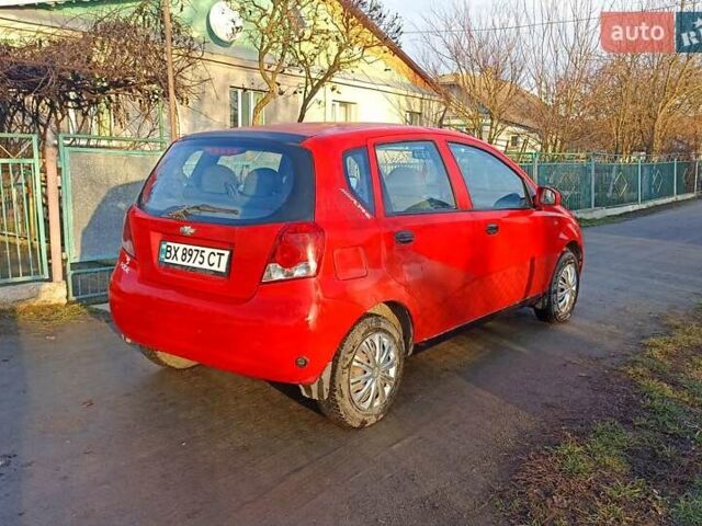 Красный Шевроле Авео, объемом двигателя 1.2 л и пробегом 300 тыс. км за 1699 $, фото 1 на Automoto.ua