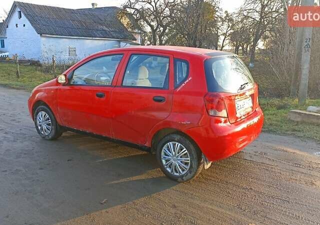 Красный Шевроле Авео, объемом двигателя 1.2 л и пробегом 300 тыс. км за 1699 $, фото 3 на Automoto.ua