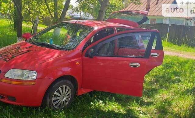 Червоний Шевроле Авео, об'ємом двигуна 1.5 л та пробігом 170 тис. км за 2450 $, фото 5 на Automoto.ua