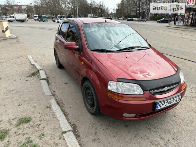 Красный Шевроле Авео, объемом двигателя 1.5 л и пробегом 148 тыс. км за 3999 $, фото 4 на Automoto.ua