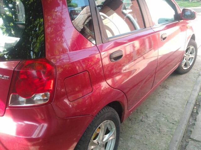 Красный Шевроле Авео, объемом двигателя 1.5 л и пробегом 130 тыс. км за 2500 $, фото 3 на Automoto.ua