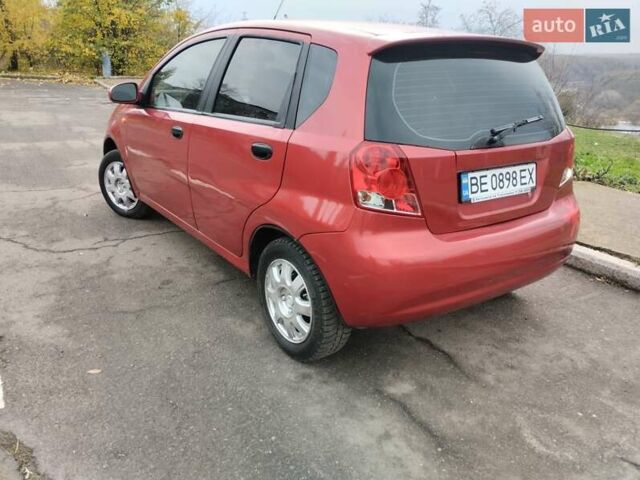 Красный Шевроле Авео, объемом двигателя 1.5 л и пробегом 275 тыс. км за 3700 $, фото 4 на Automoto.ua