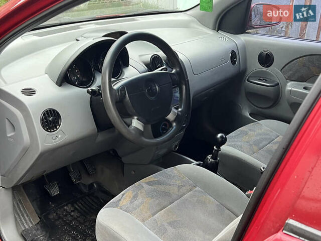 Красный Шевроле Авео, объемом двигателя 1.5 л и пробегом 190 тыс. км за 2450 $, фото 8 на Automoto.ua