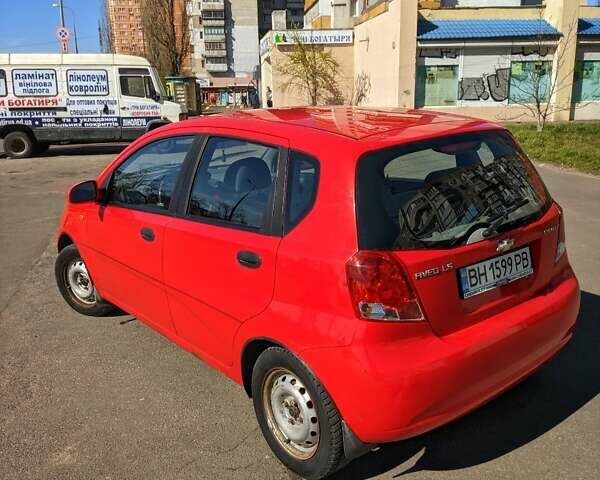 Красный Шевроле Авео, объемом двигателя 1.5 л и пробегом 190 тыс. км за 2800 $, фото 2 на Automoto.ua